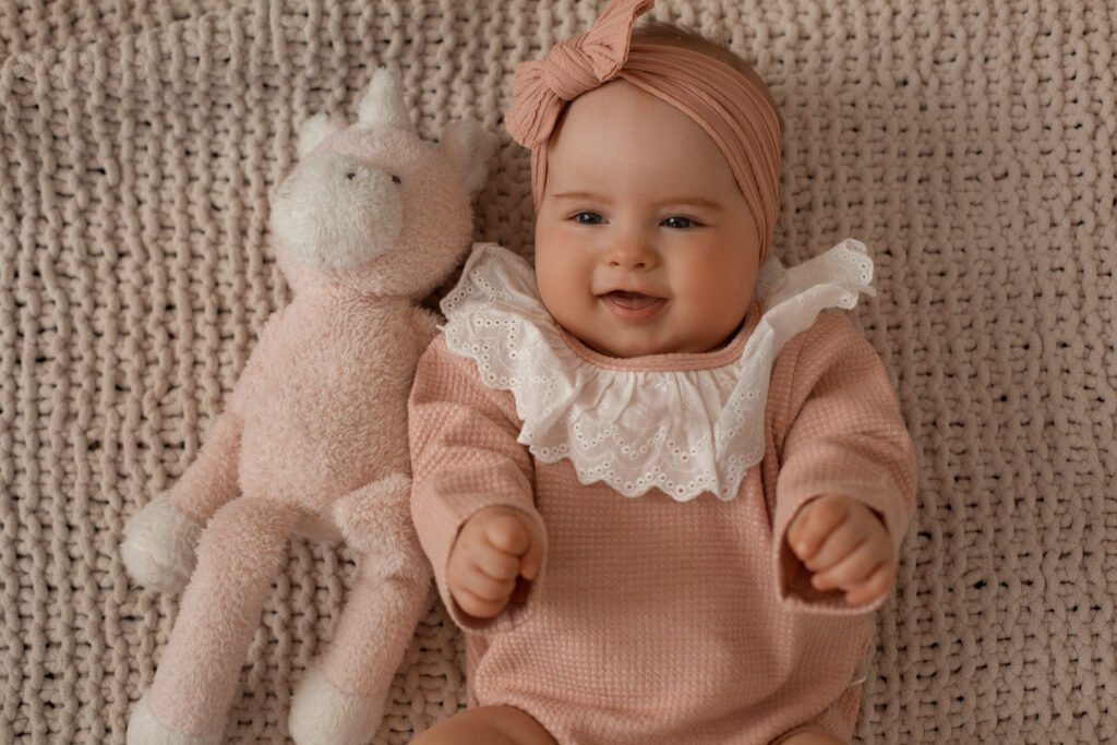 Ο πρώτος χρόνος με το μωρό μήνα-μήνα: ανάγκες, εξοπλισμός και μικρές νίκες