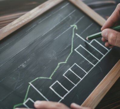 The Scale Trap: Γιατί μια επιτυχημένη μικρή επιχείρηση δυσκολεύεται τόσο πολύ να γίνει μεγάλη