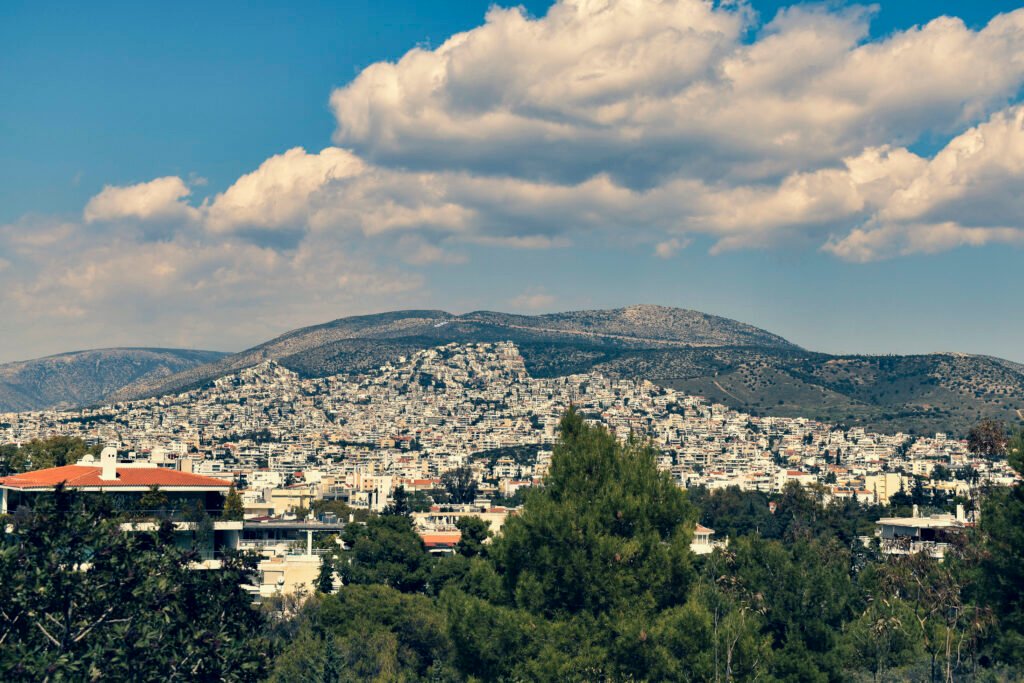 Βραχυχρόνια μίσθωση vs μακροχρόνια μίσθωση: Πώς αλλάζει η αγορά κατοικίας στην Ελλάδα;