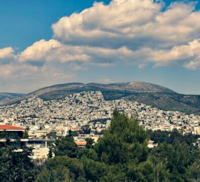 Βραχυχρόνια μίσθωση vs μακροχρόνια μίσθωση: Πώς αλλάζει η αγορά κατοικίας στην Ελλάδα;